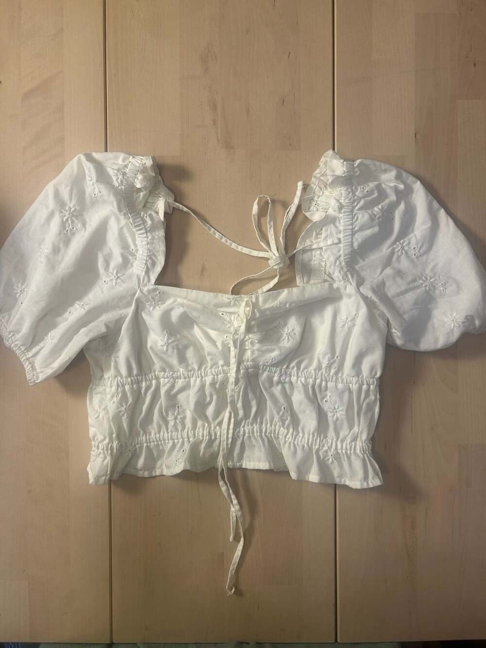 Arizona Jean Co Women's White Embroidered Eyelet Smocked Crop Top with Puff Slee